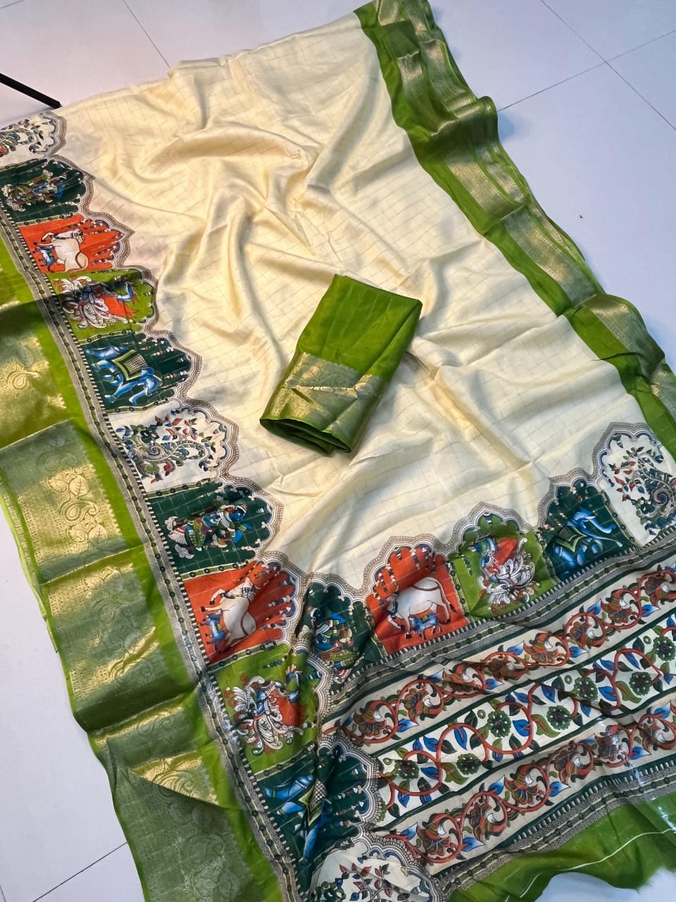 Soft Dola Silk Batik Saree with Jacquard Border – Artistic Elegance for Boutique Ethnic Collections