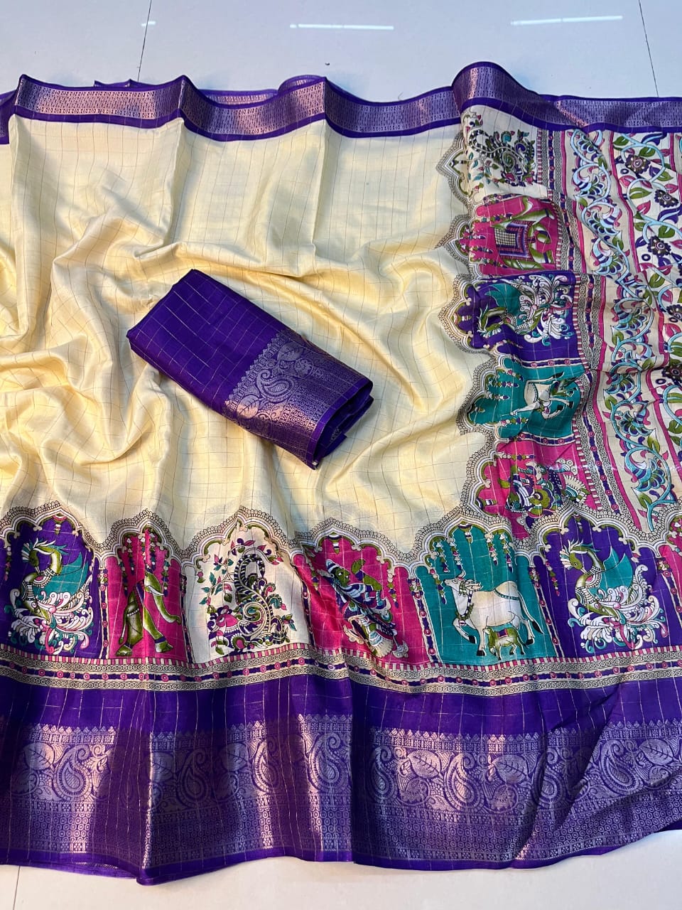 Soft Dola Silk Batik Saree with Jacquard Border – Artistic Elegance for Boutique Ethnic Collections