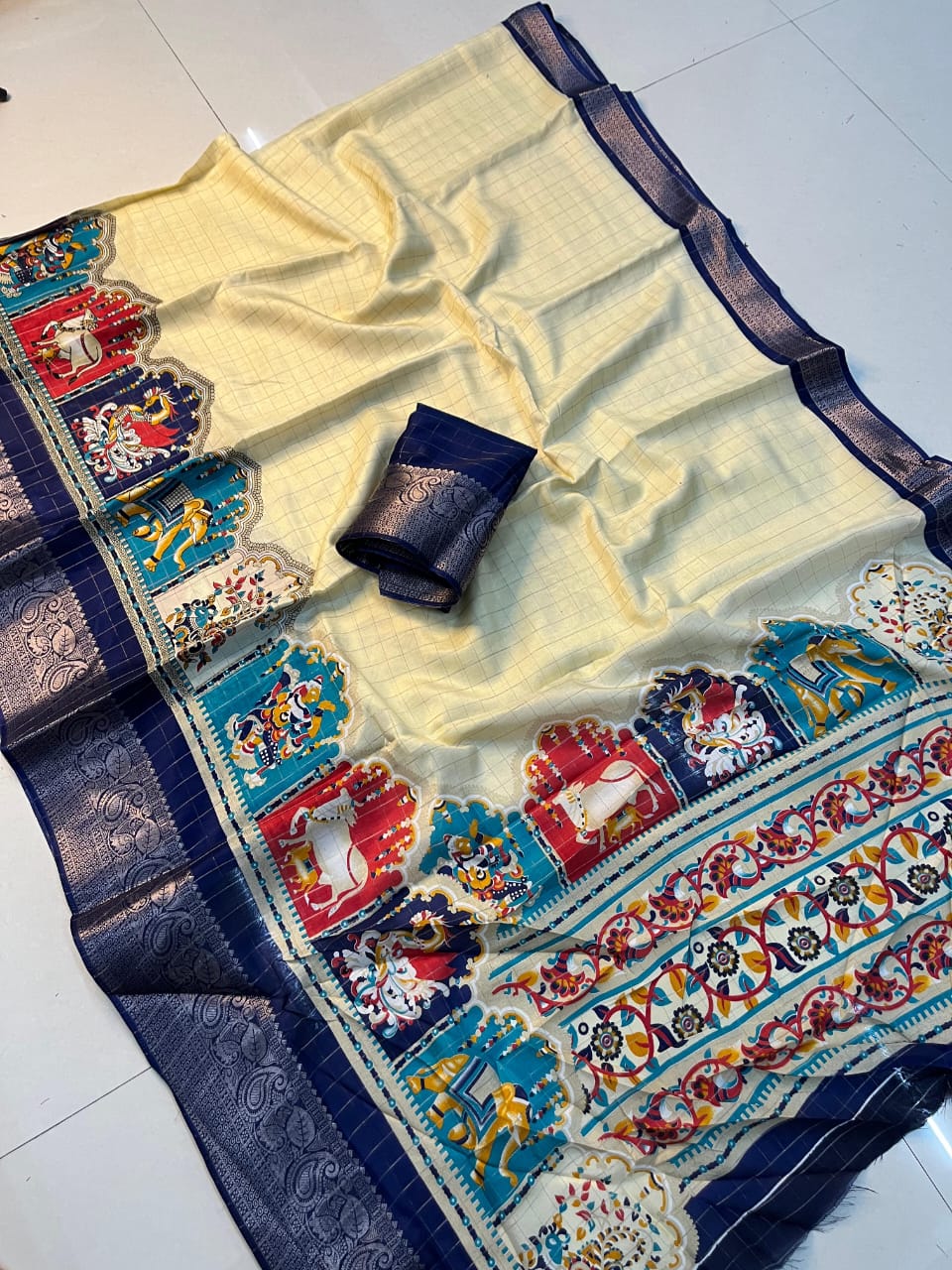 Soft Dola Silk Batik Saree with Jacquard Border – Artistic Elegance for Boutique Ethnic Collections