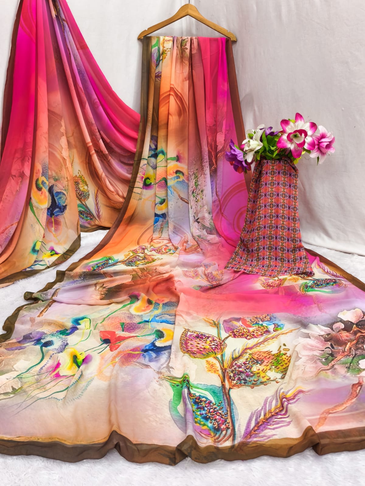 Superhit Weightless Blooming Digital Print Saree with Matching Blouse – New Arrival