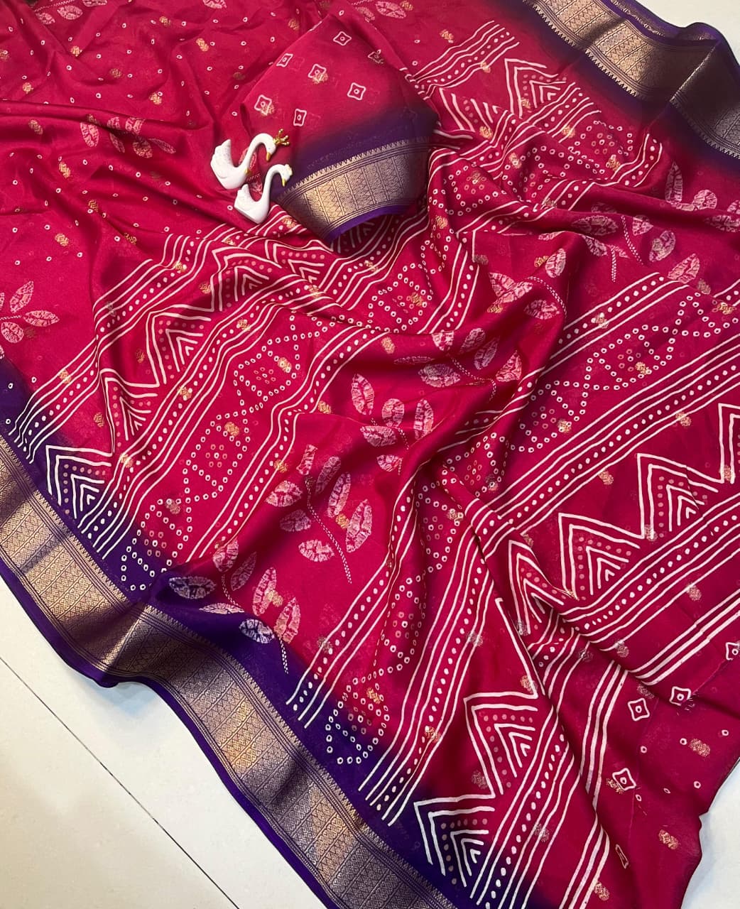 Premium Crepe Silk Saree with Jacquard Jari Butti Work & Running Blouse – Elegant Boutique Wear & Festive Gifting