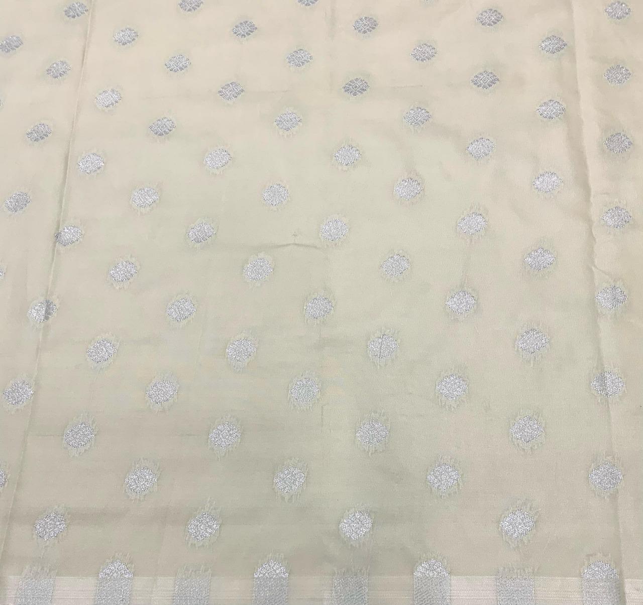 Soft Silk Saree – Woven Rose Design & Silver Zari Pallu.