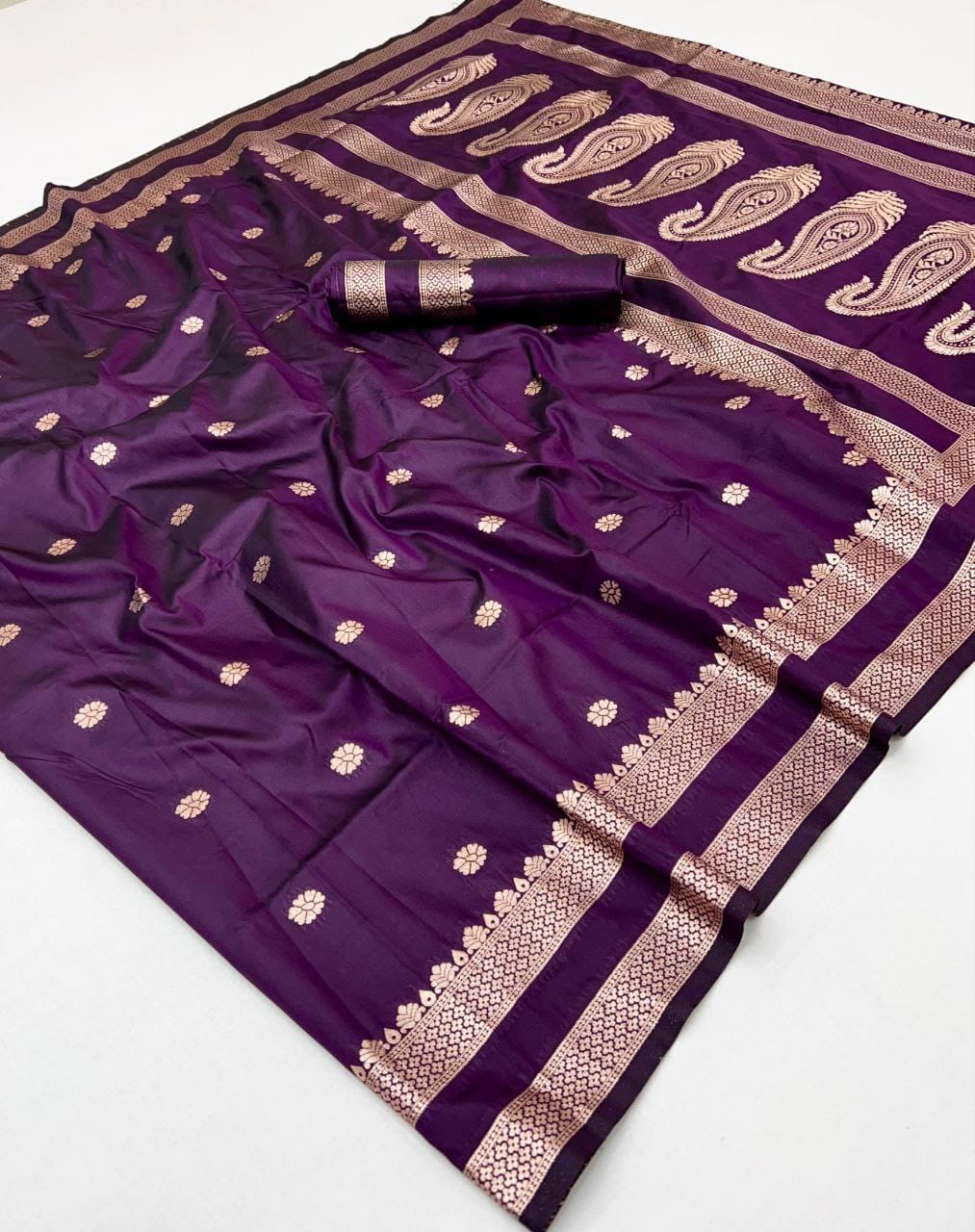 Soft Banarasi Silk Saree – Rich Pallu & Designer Border.