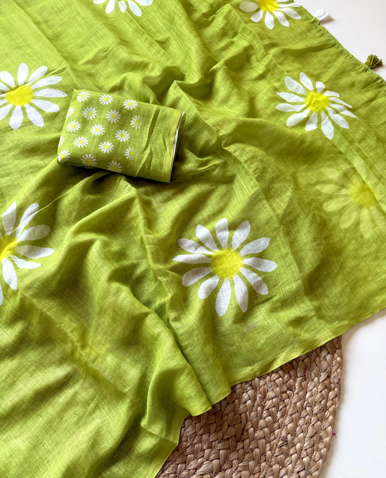 Pure Linen Digital Print Saree with Tassels.