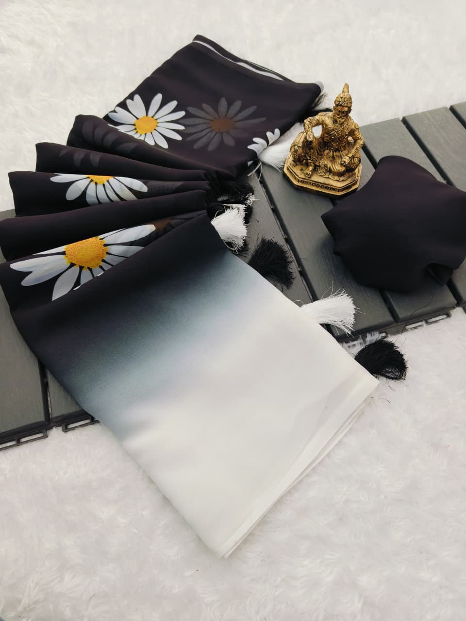 Heavy Marshmallow Blooming Georgette Saree – Multicolor Floral Digital Print with Cotton Tassels.