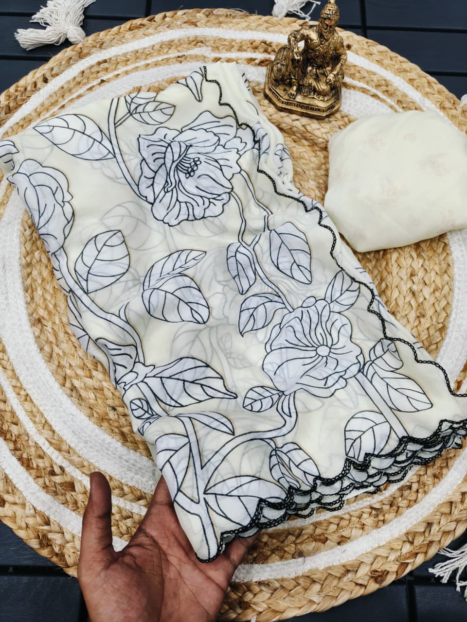 Heavy Marshmallow Georgette Saree – Leaf Digital Print with Brasso Effect.