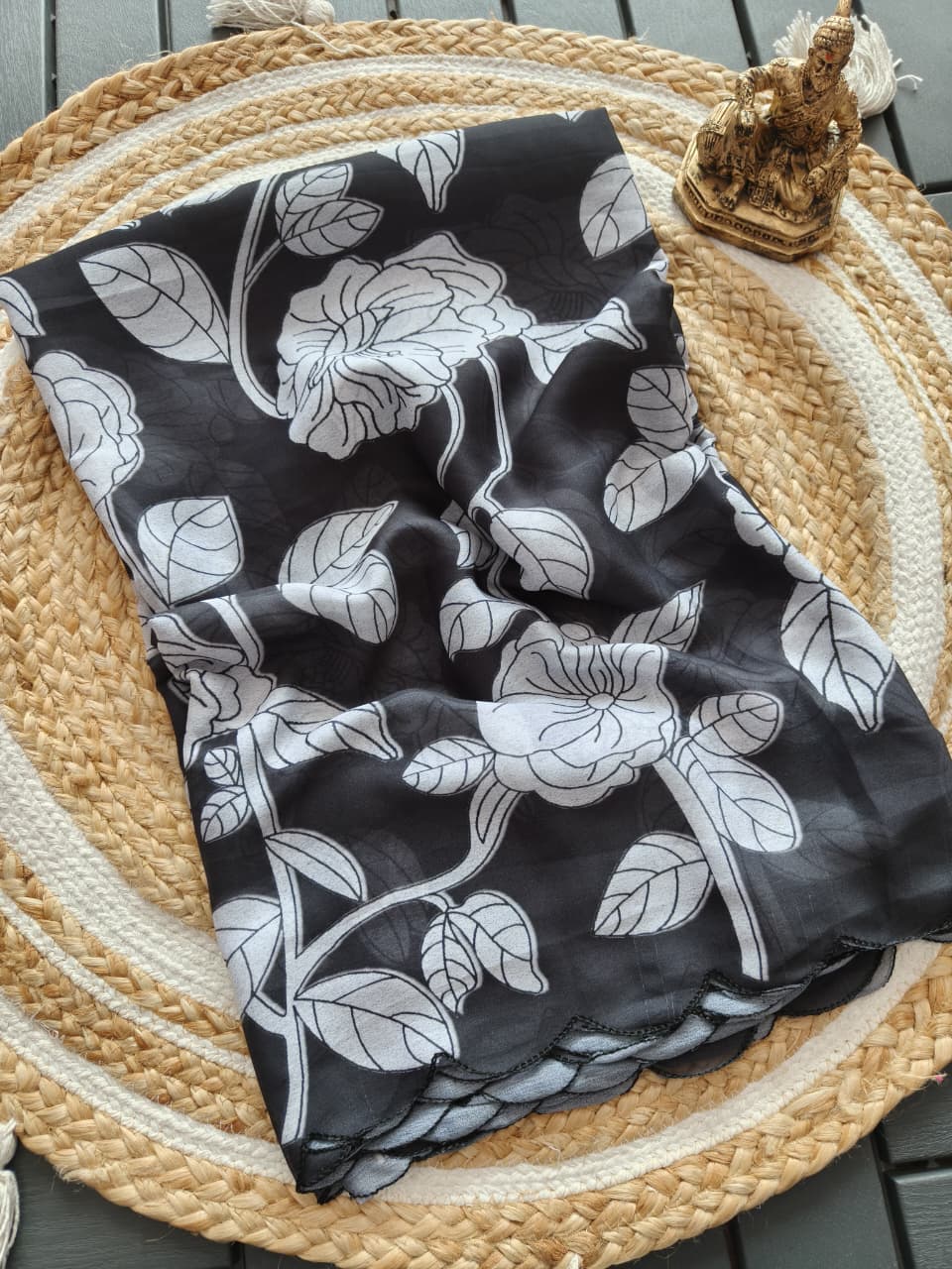 Heavy Marshmallow Georgette Saree – Leaf Digital Print with Brasso Effect.