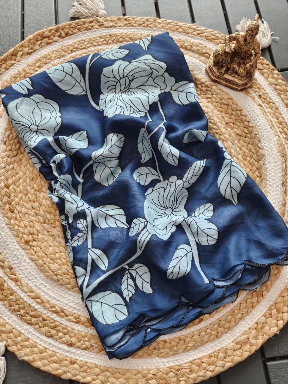 Heavy Marshmallow Georgette Saree – Leaf Digital Print with Brasso Effect.