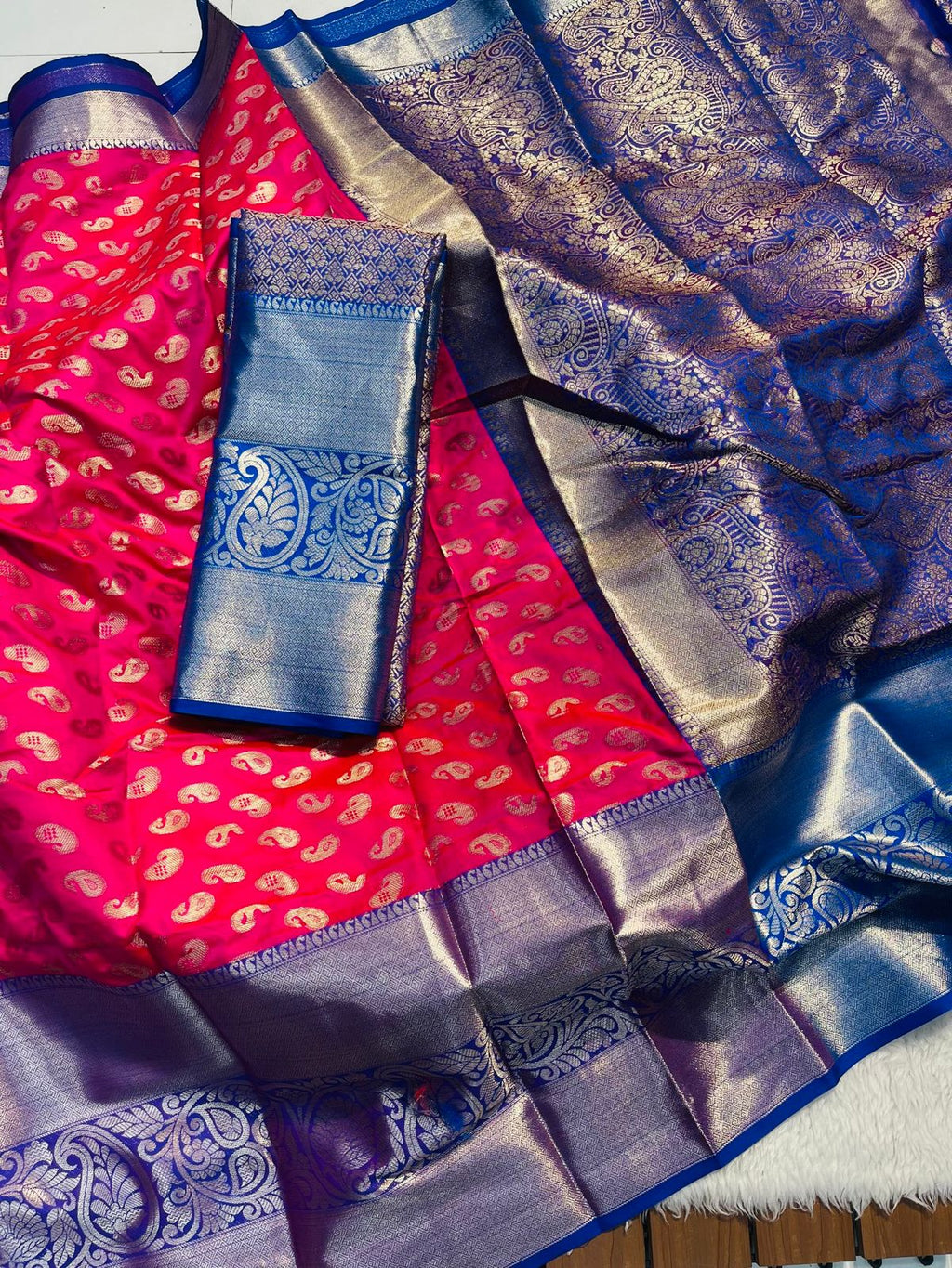 Pure Handloom Kanchipuram Katan Silk Saree – Antique Jari & Rich Contrast Pallu.