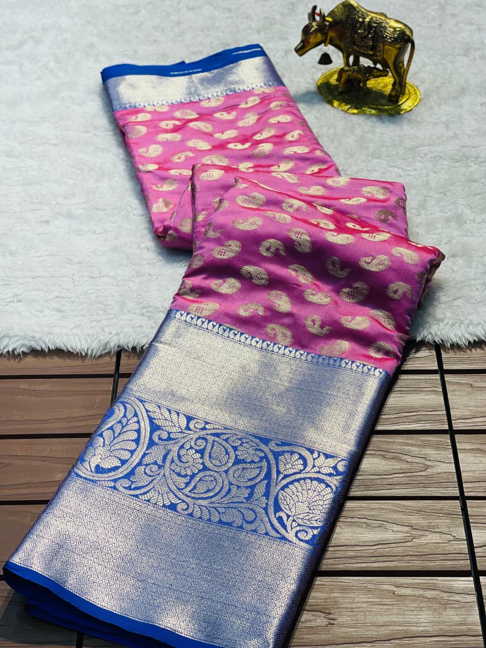 Pure Handloom Kanchipuram Katan Silk Saree – Antique Jari & Rich Contrast Pallu.