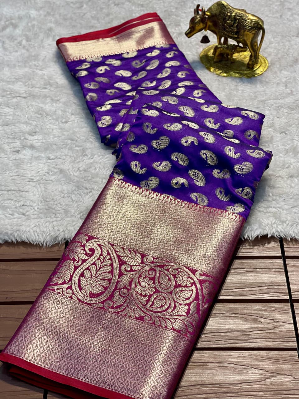 Pure Handloom Kanchipuram Katan Silk Saree – Antique Jari & Rich Contrast Pallu.