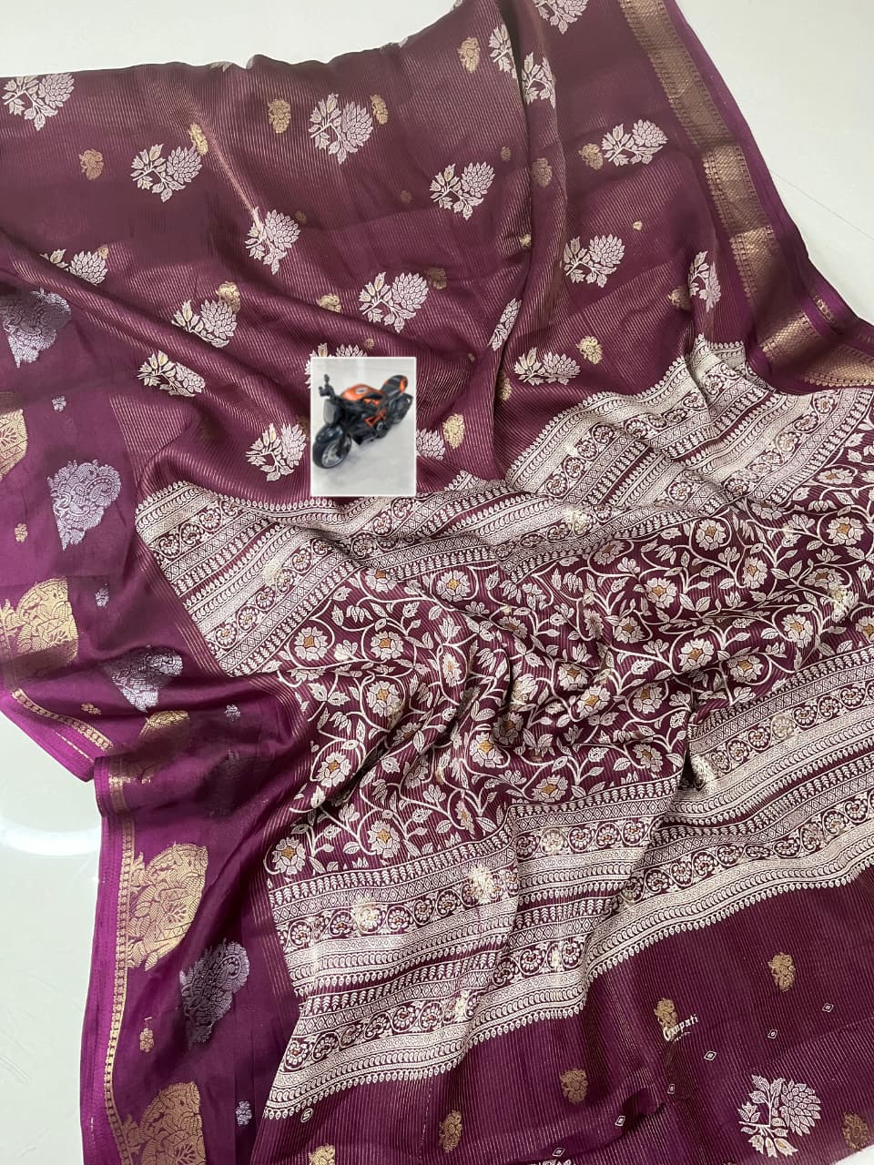 Premium Crepe Silk Saree – Jacquard Butta & Lining Weave.