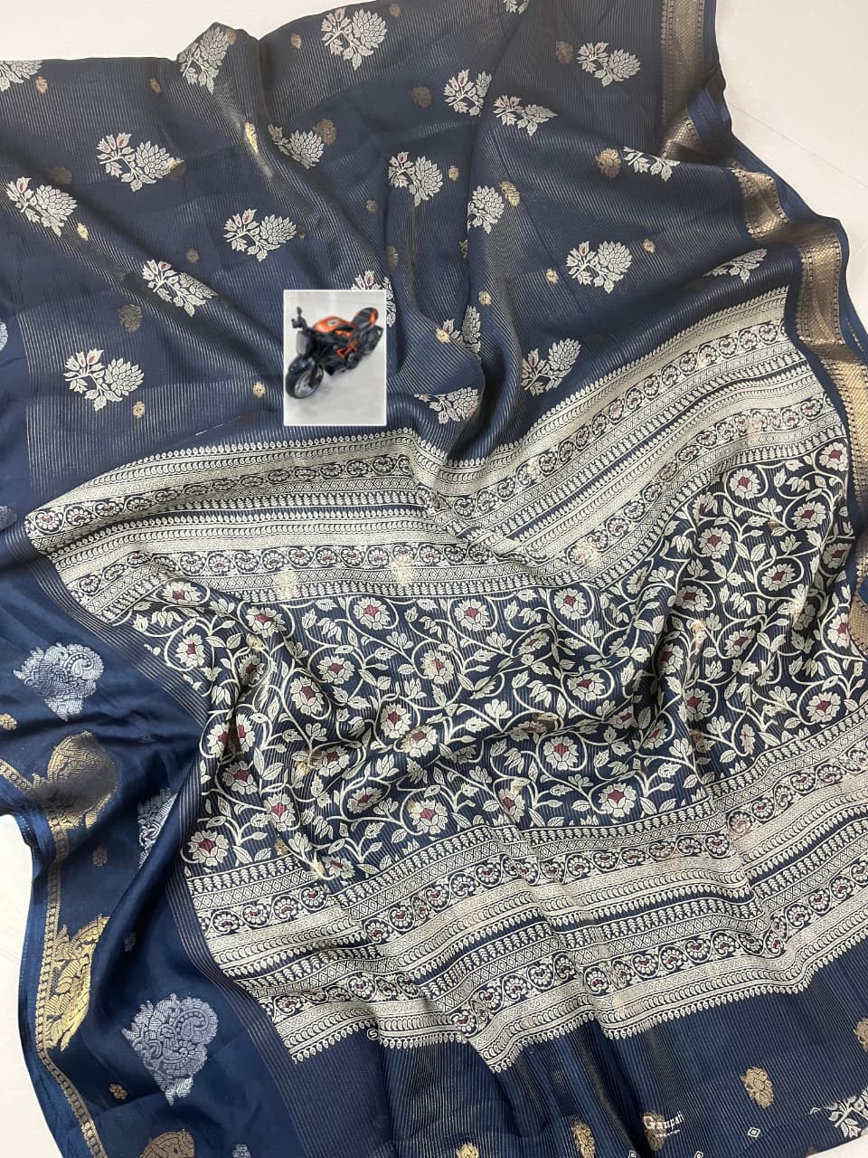 Premium Crepe Silk Saree – Jacquard Butta & Lining Weave.