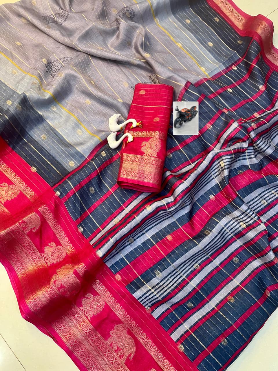 Beautiful Kolam Silk Saree – All Over Weaving with Kanchi Border.