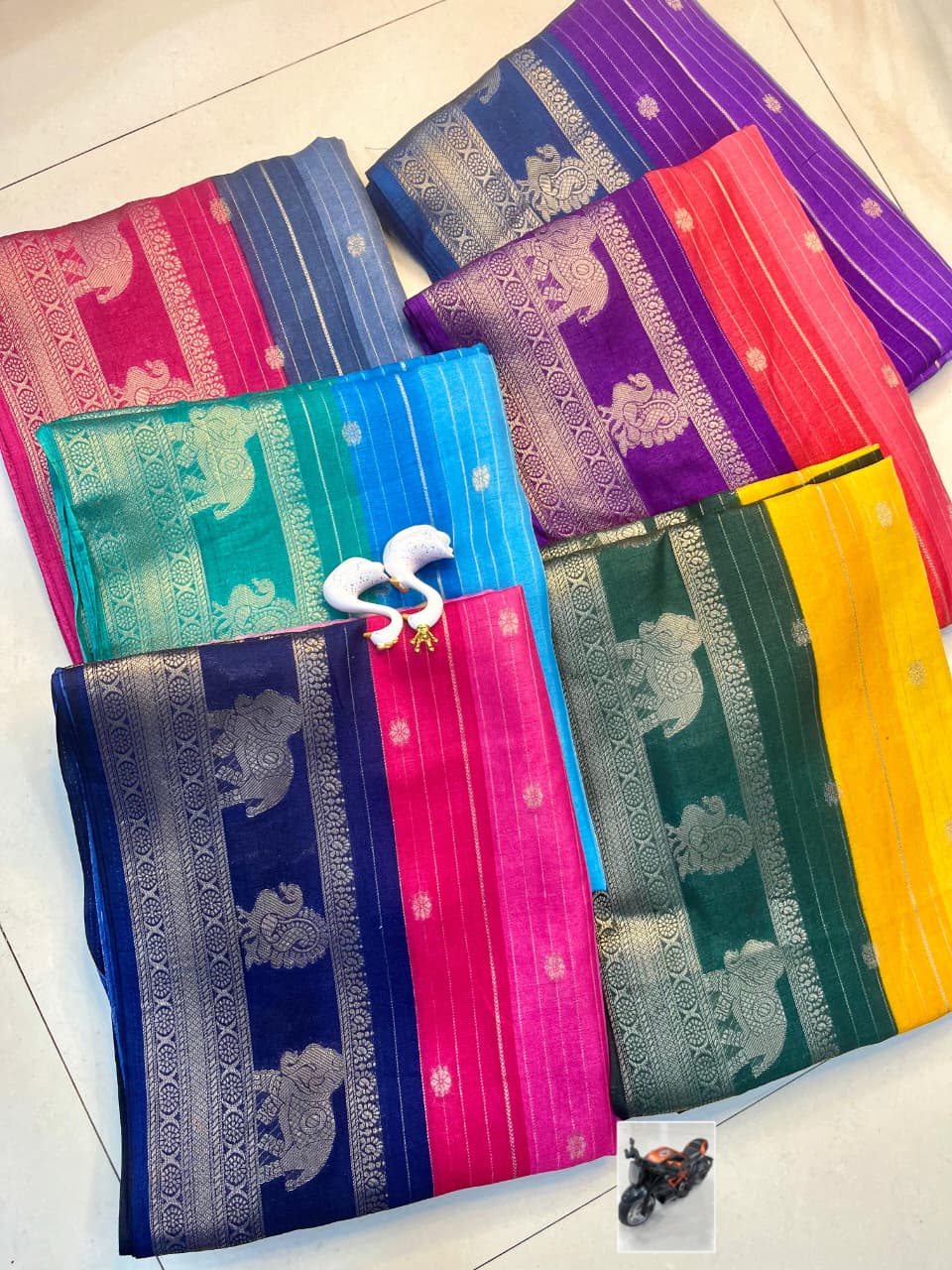 Beautiful Kolam Silk Saree – All Over Weaving with Kanchi Border.