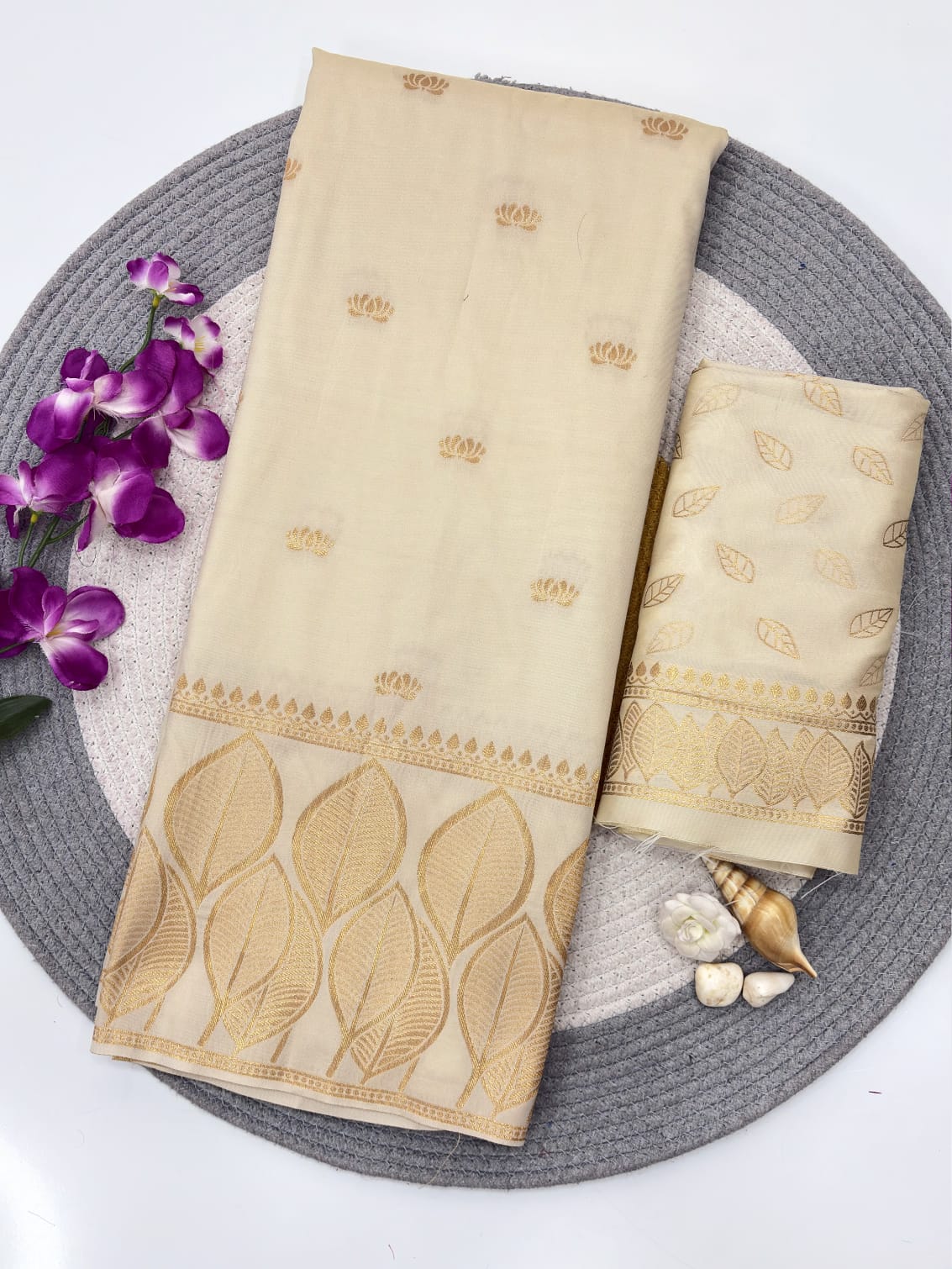 Premium Soft Silk Saree – 3D Concept Pallu, Leaf Border & Lotus Motifs.