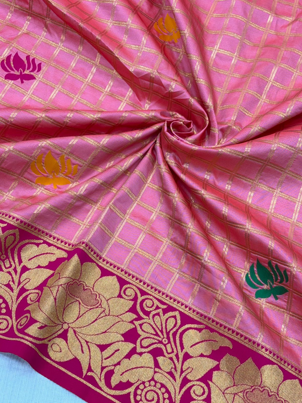 SUPER-HIT Unique Checks Paithani Silk Saree – Lotus Motifs & Contrast Brocade Blouse.