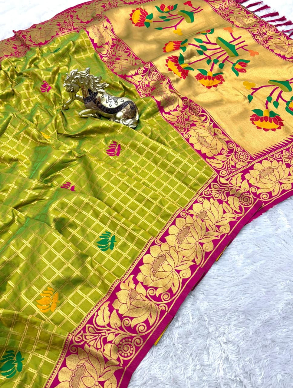 SUPER-HIT Unique Checks Paithani Silk Saree – Lotus Motifs & Contrast Brocade Blouse.
