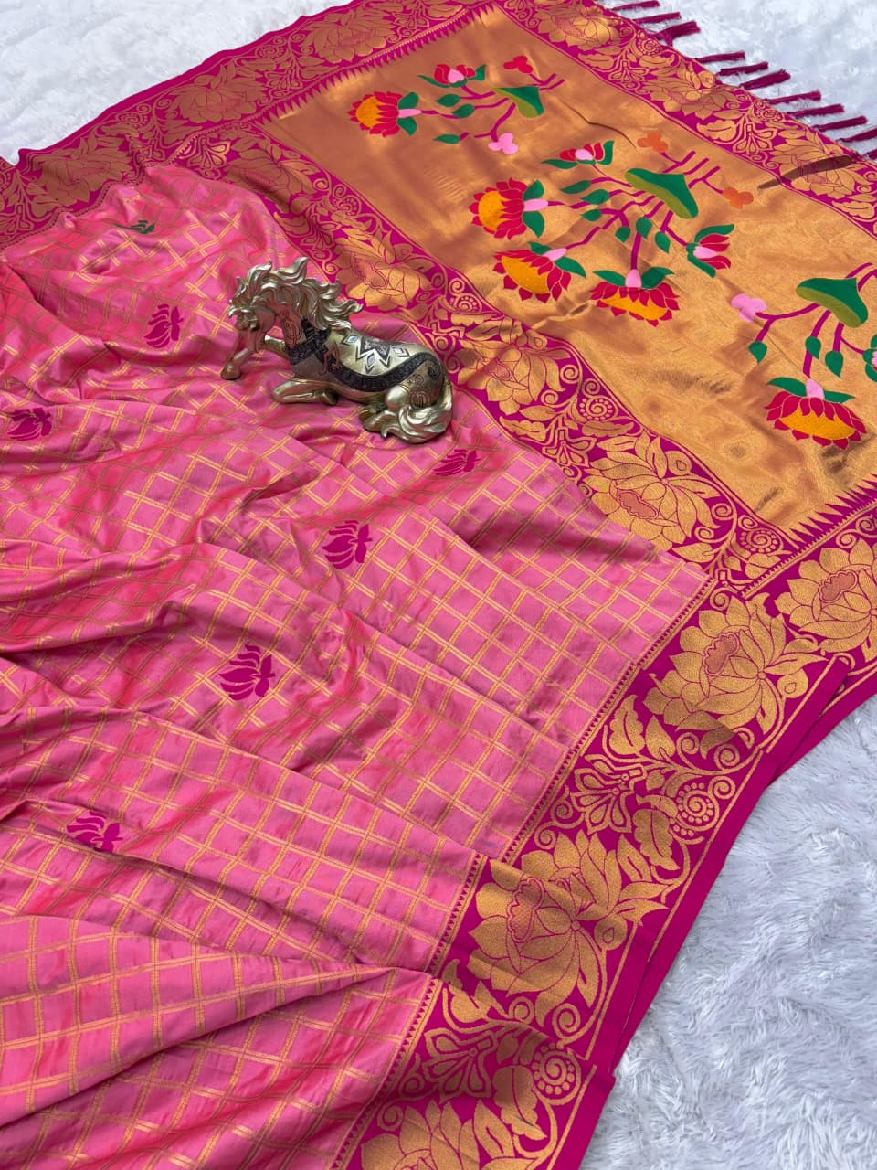 SUPER-HIT Unique Checks Paithani Silk Saree – Lotus Motifs & Contrast Brocade Blouse.