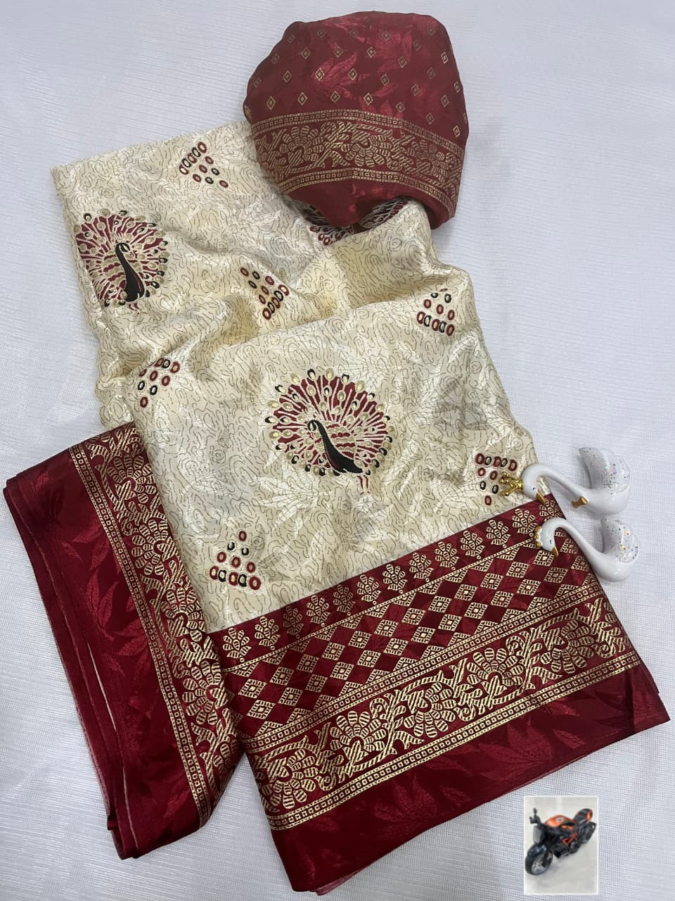Premium Crepe Silk Saree – Jacquard Jari Lining & Multi Foil Work Pallu