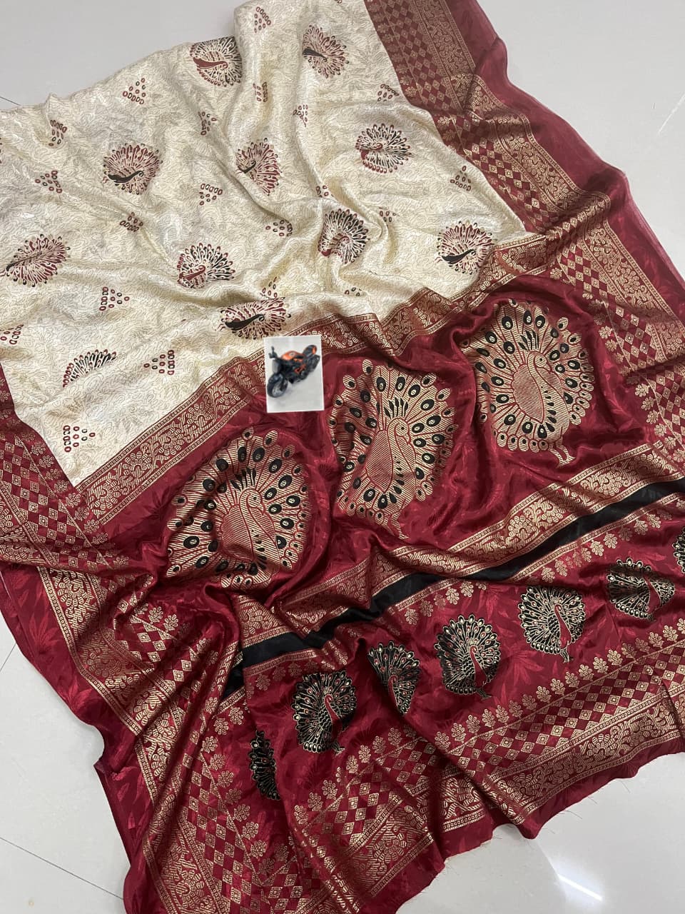 Premium Crepe Silk Saree – Jacquard Jari Lining & Multi Foil Work Pallu