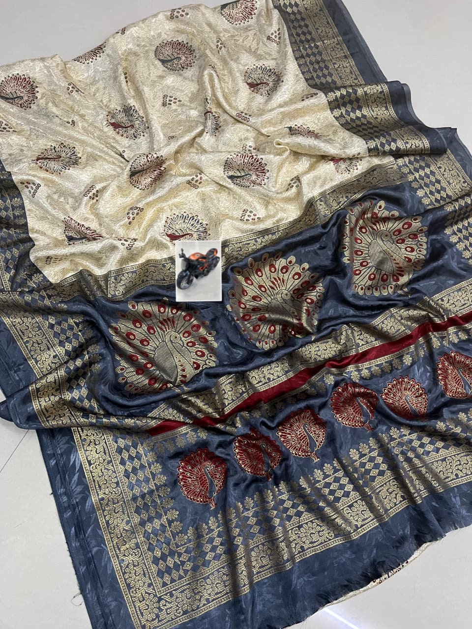 Premium Crepe Silk Saree – Jacquard Jari Lining & Multi Foil Work Pallu
