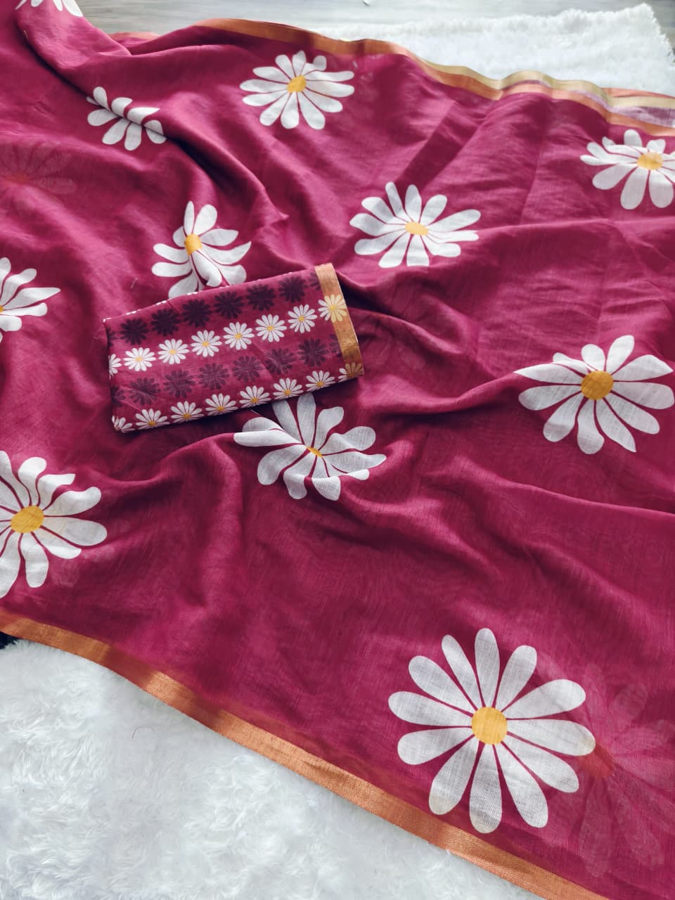 Blooming Floral Digital Print Heavy Linen Saree with Motif Tassels & Gold Border – Boutique-Ready Ethnic Elegance