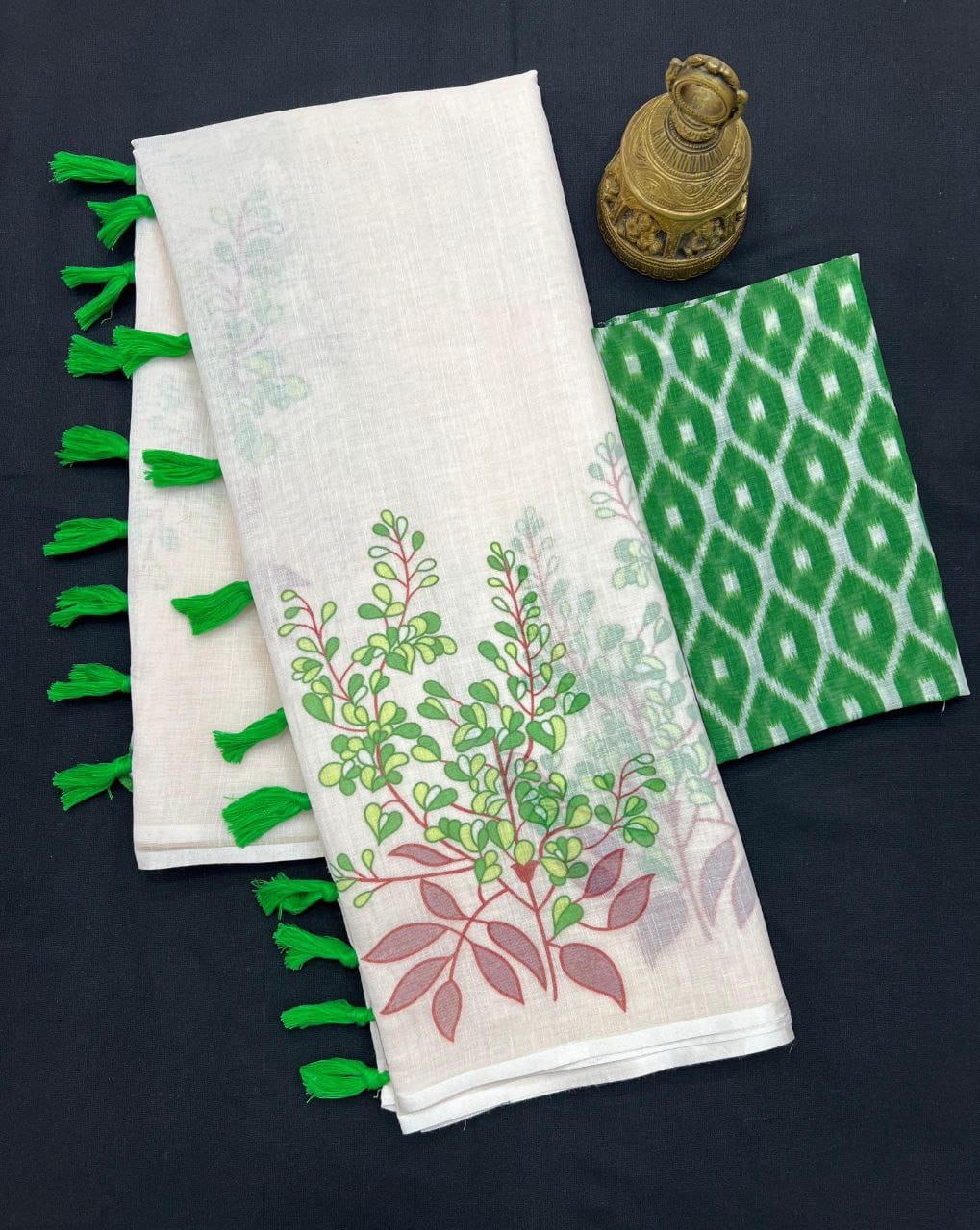 Plain Linen Digital Print Saree with Latkan Detailing & Matching Blouse – Contemporary Ethnic Wear for Boutique Bulk Orders