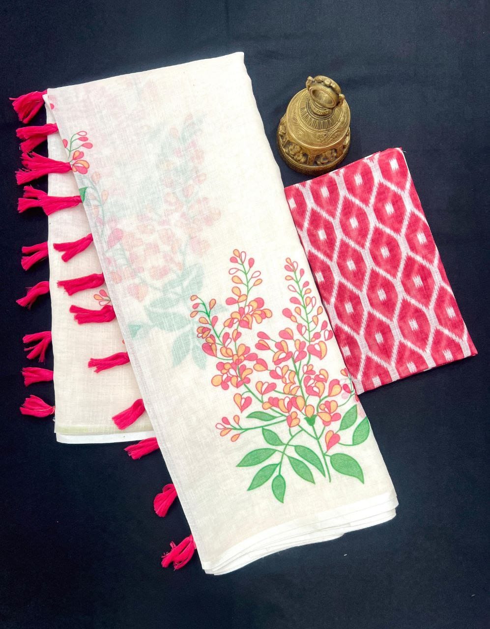 Plain Linen Digital Print Saree with Latkan Detailing & Matching Blouse – Contemporary Ethnic Wear for Boutique Bulk Orders