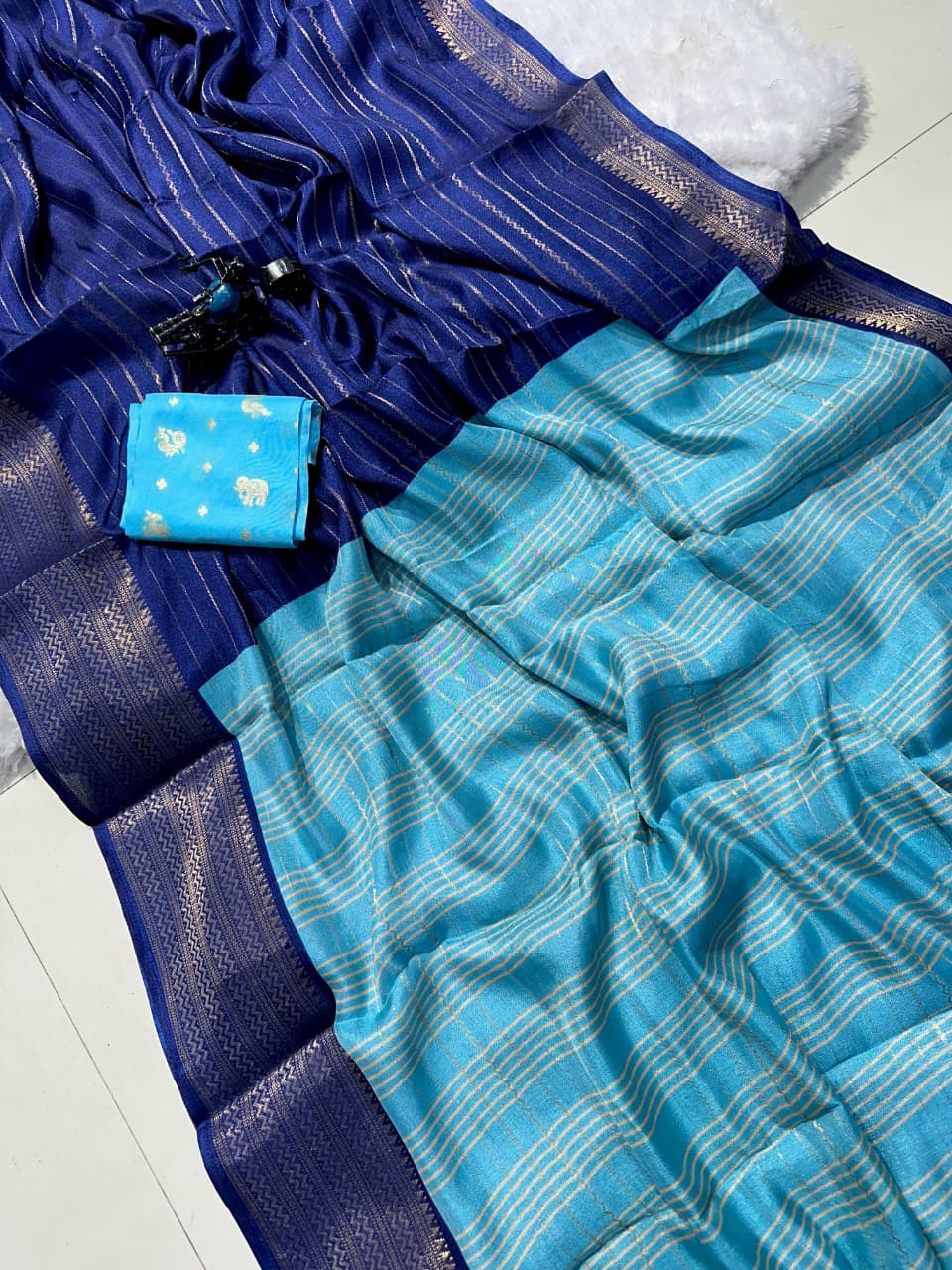 Super Hit Dola Silk Saree – Pure Elegance with Original Jacquard Border & Running Blouse