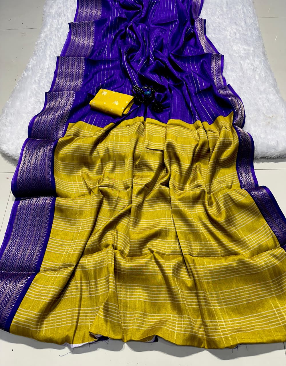 Super Hit Dola Silk Saree – Pure Elegance with Original Jacquard Border & Running Blouse