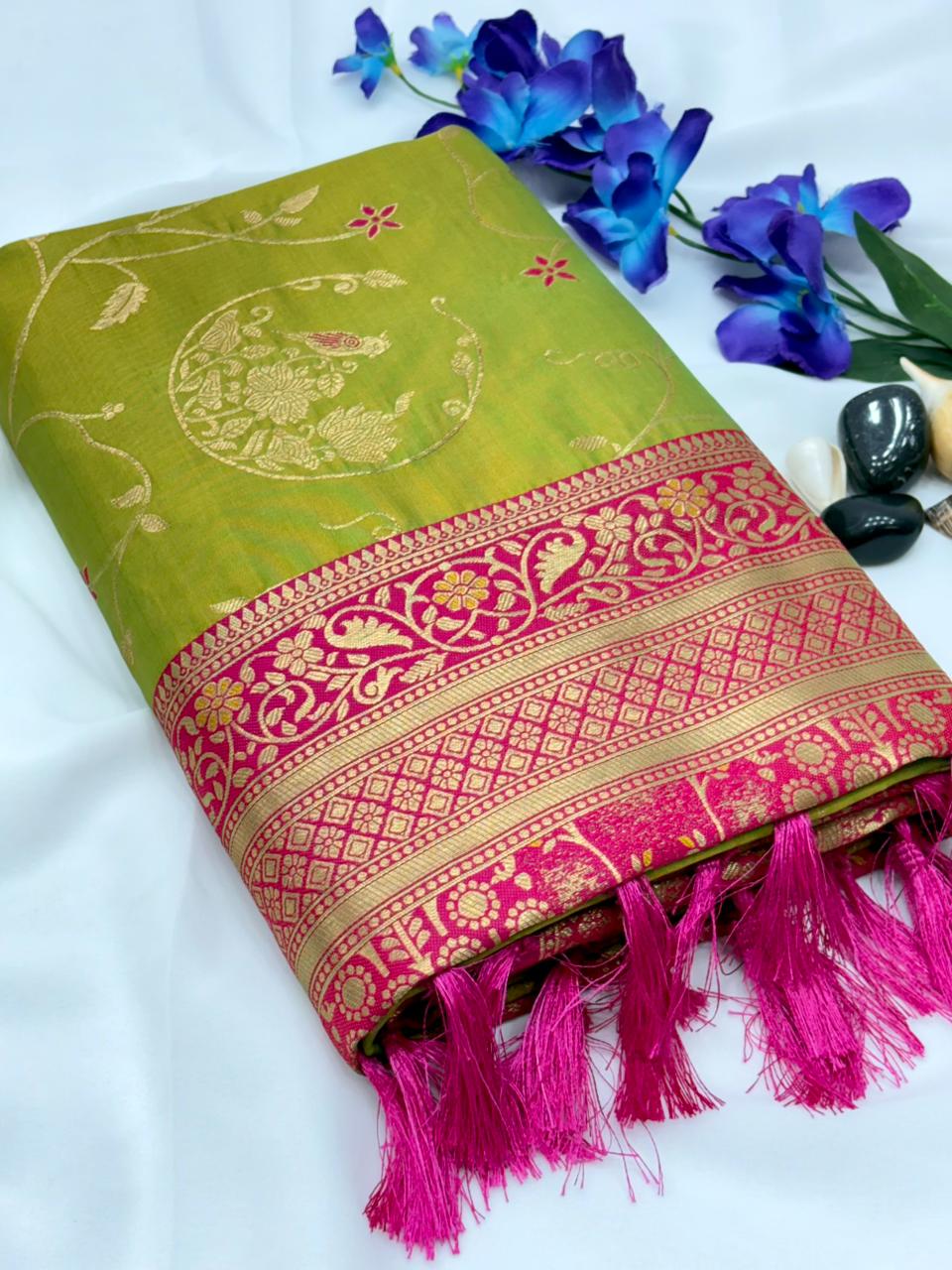 Soft Banarasi Silk Saree – Meenakari Jaal with Gold Zari Border & Rich Pallu
