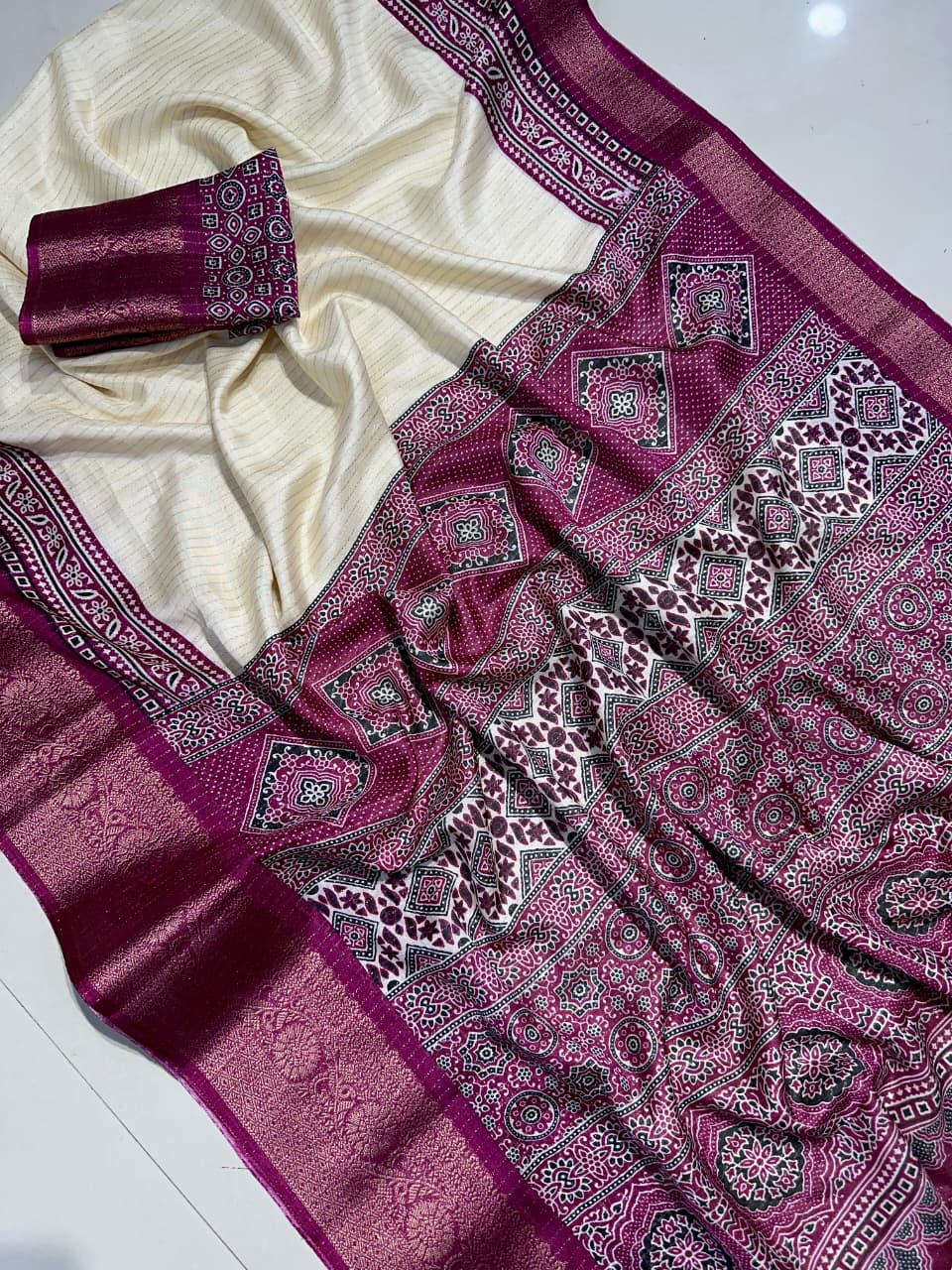 Super Hit Dola Silk Premium Saree – Pure Fabric with Original Jacquard Border & Running Blouse