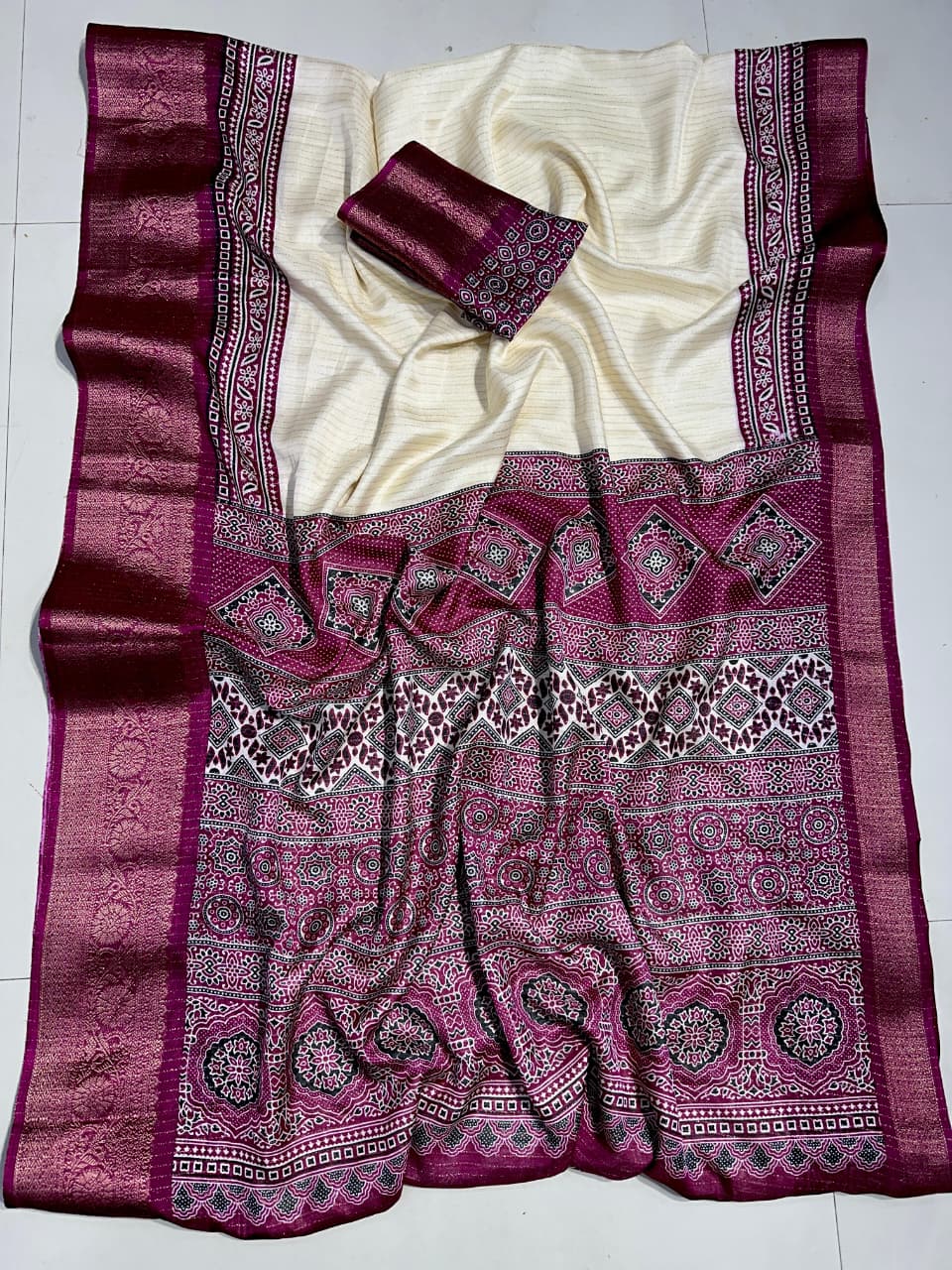 Super Hit Dola Silk Premium Saree – Pure Fabric with Original Jacquard Border & Running Blouse