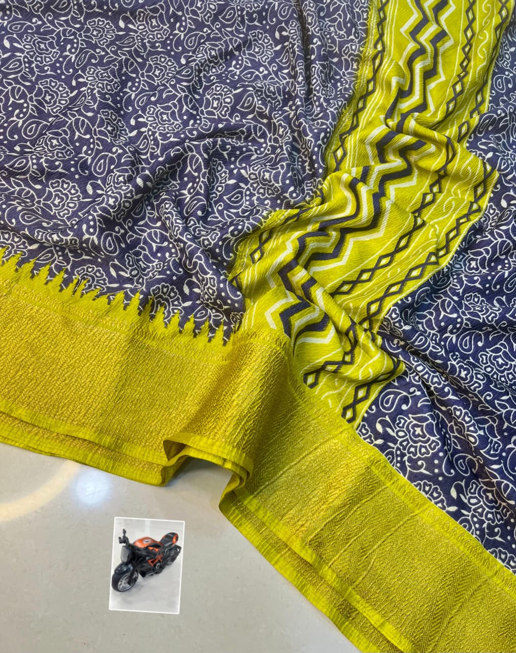 Premium Kiwi Crushed Dola Silk Saree – Original Jacquard Border & Running Blouse