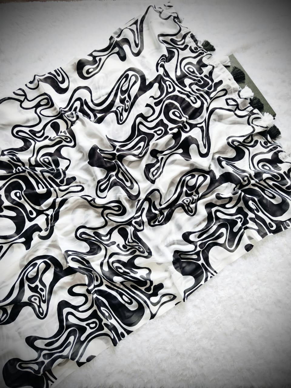 Heavy Marshmallow Georgette Saree – Black & White Digital Print with Cotton Tassels.