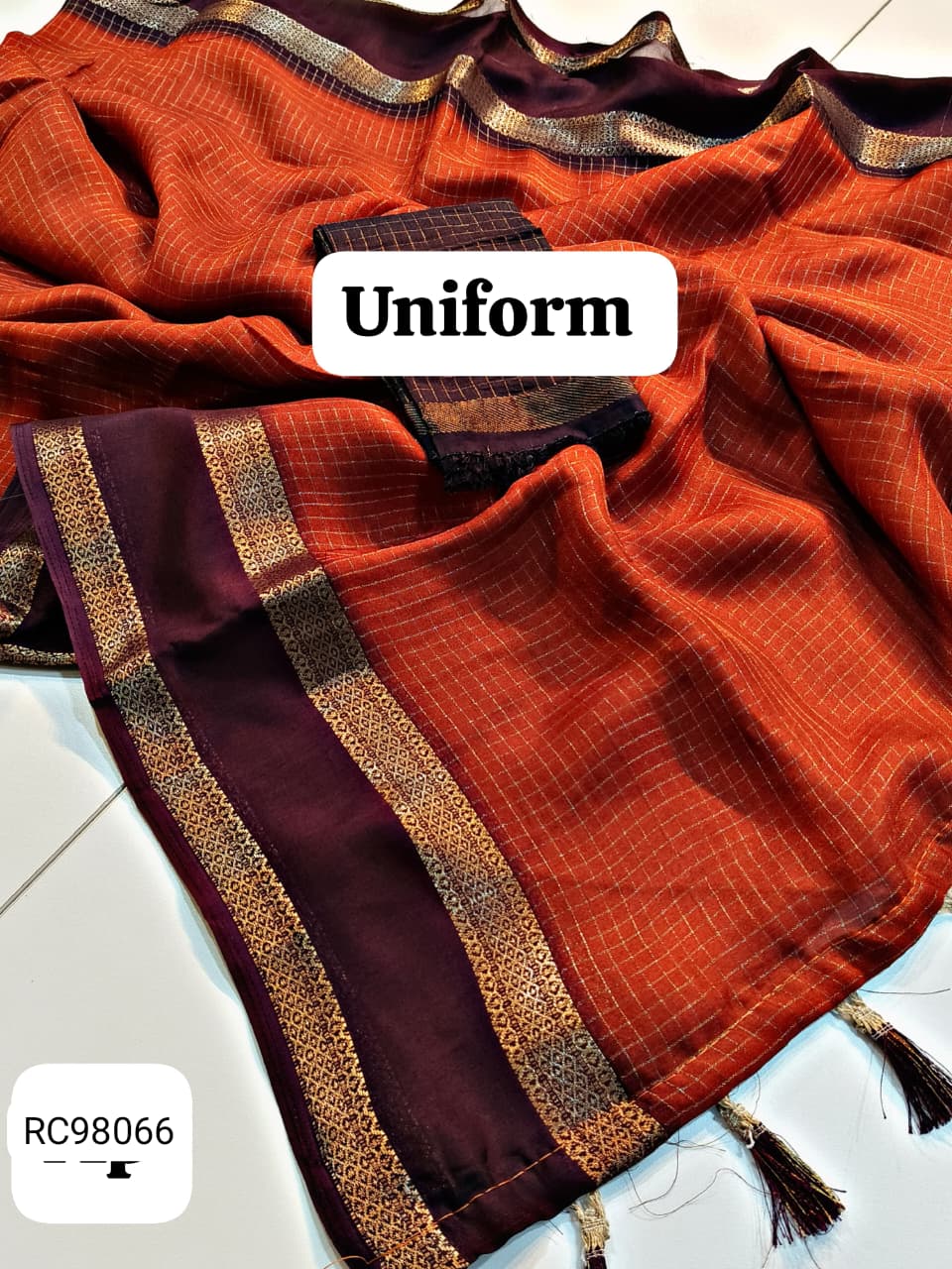 Beautiful Georgette Checks Saree – Contrast Border & Tassel Pallu.