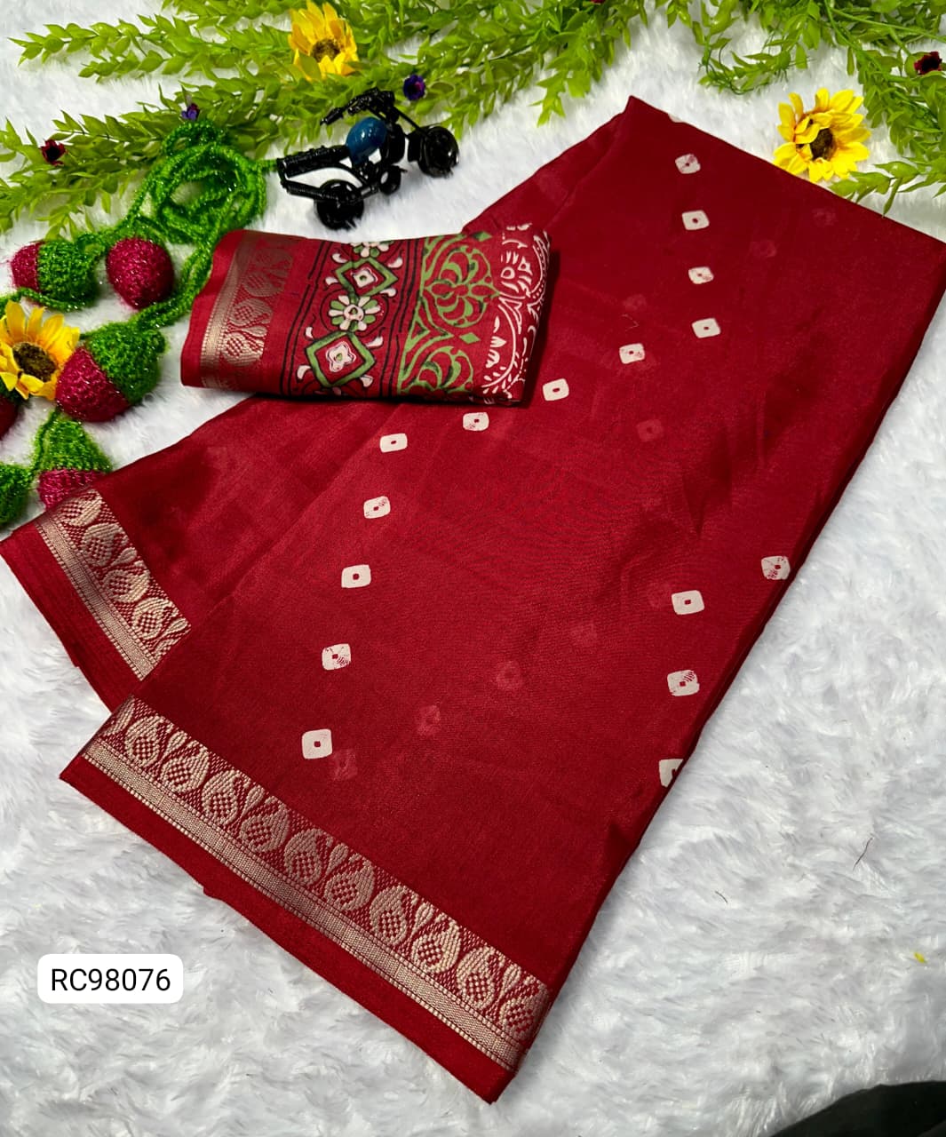 Super Premium Mul Cotton Saree – Bhandhani Pattern & Weaving Border.