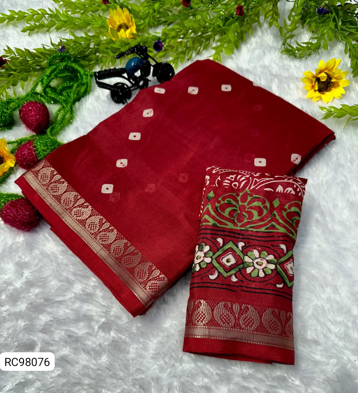 Super Premium Mul Cotton Saree – Bhandhani Pattern & Weaving Border.