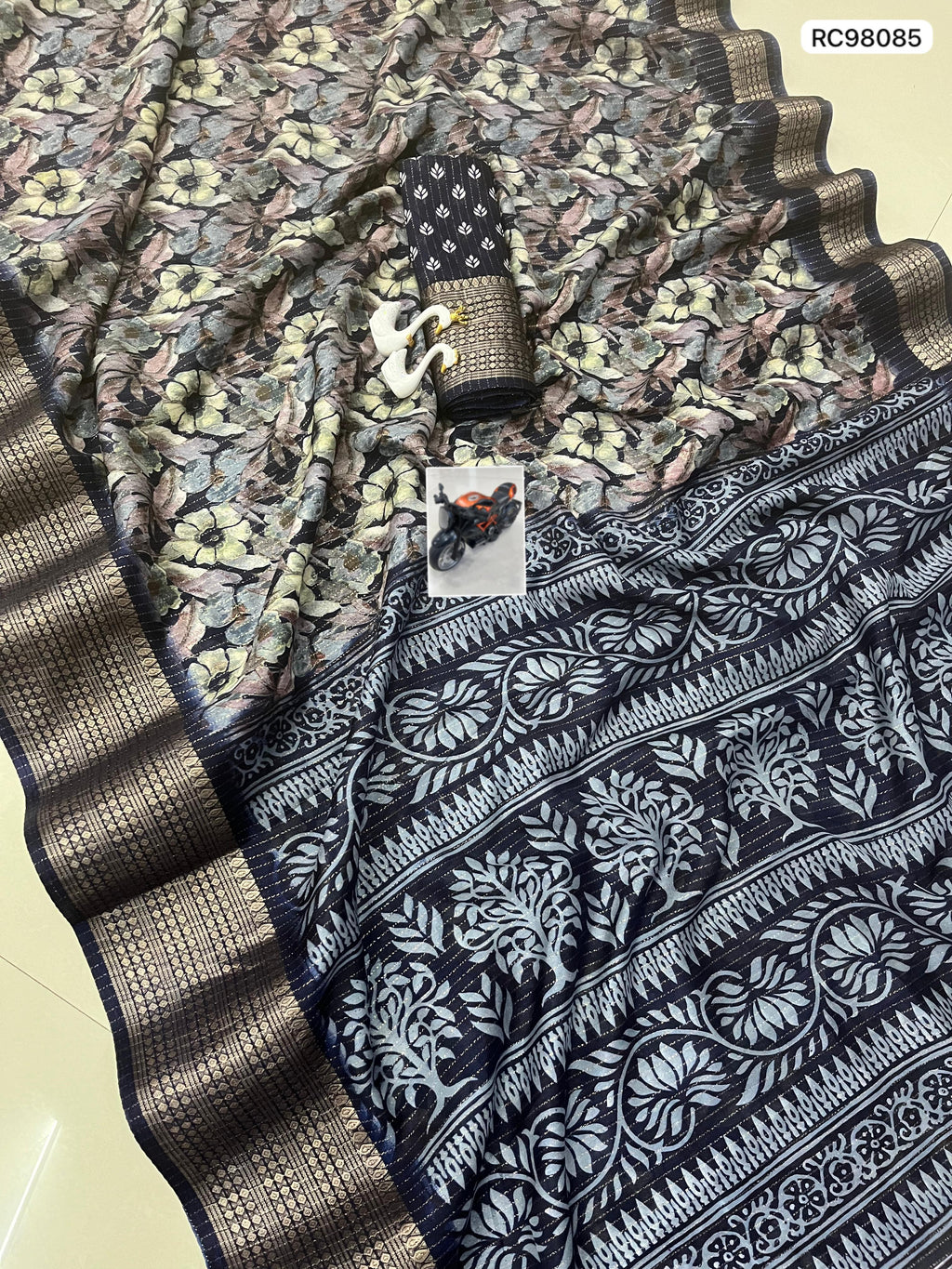 Heavy Reco Silk Saree – Floral Print & Ikkat Blouse.