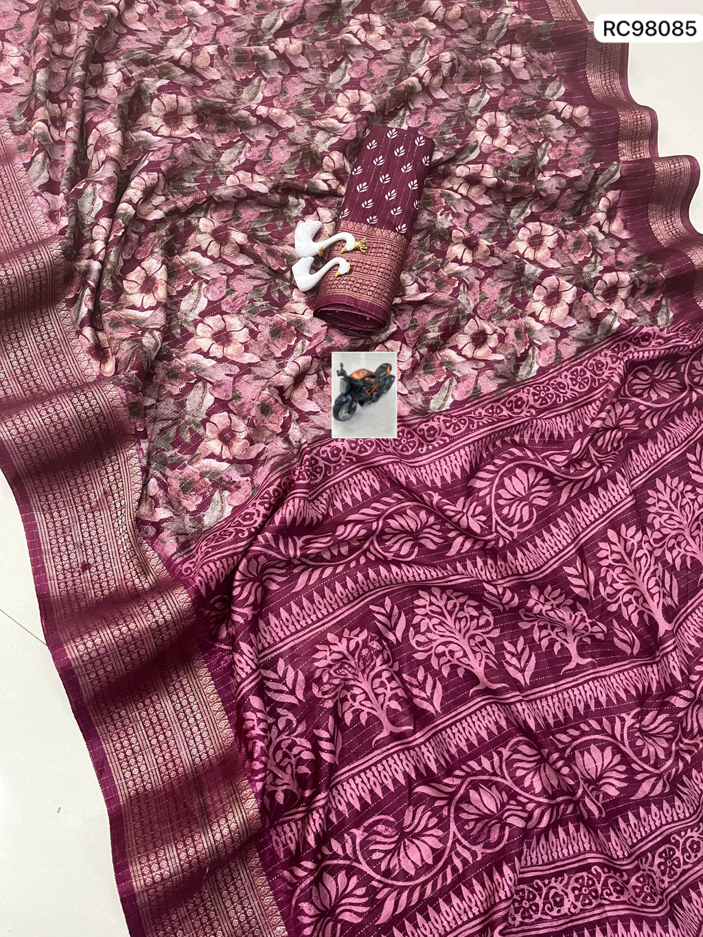 Heavy Reco Silk Saree – Floral Print & Ikkat Blouse.