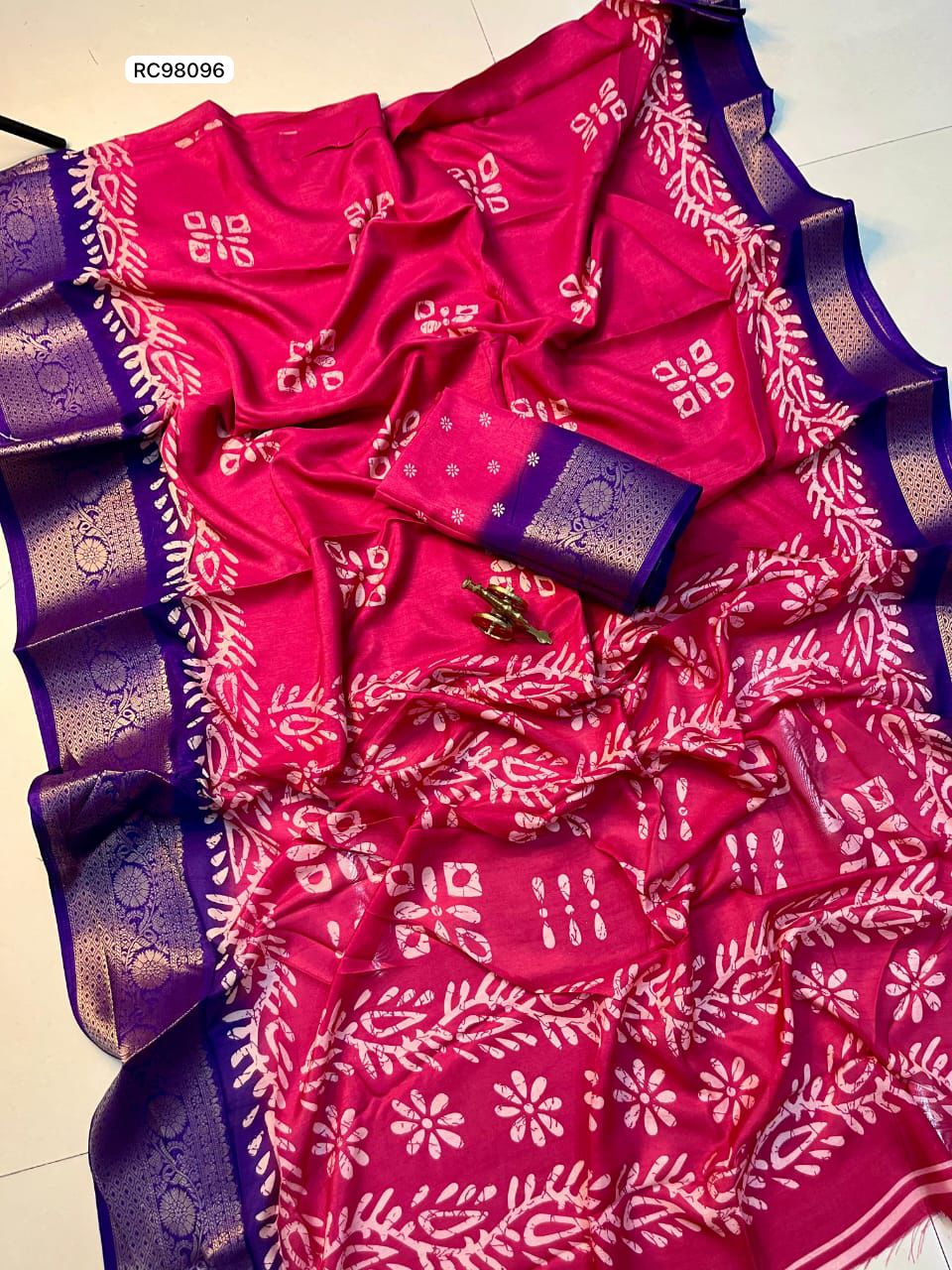 Soft Dola Silk Saree – Floral Design with Jacquard Border.