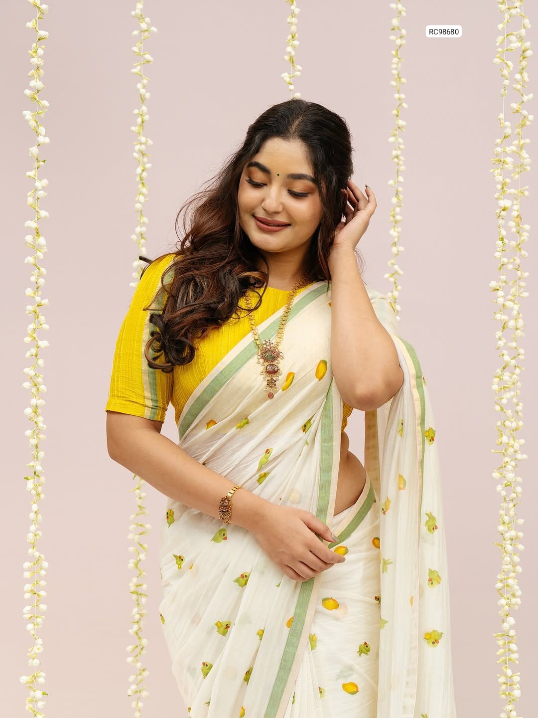 Premium Linen Saree