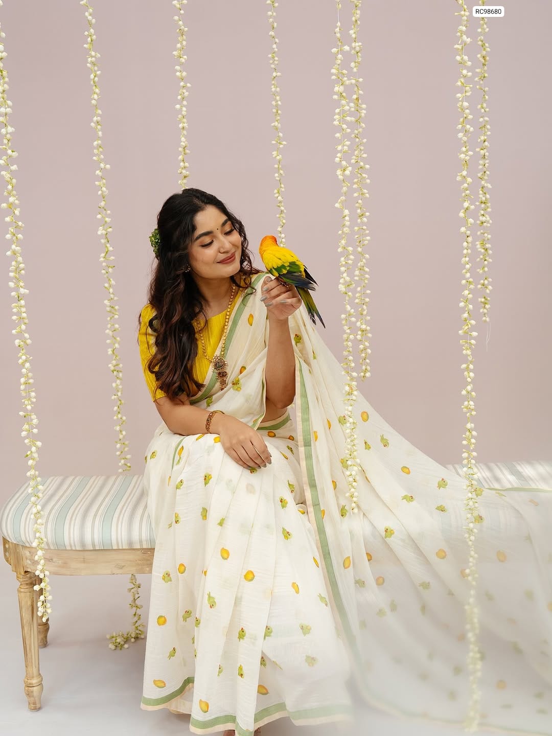Premium Linen Saree