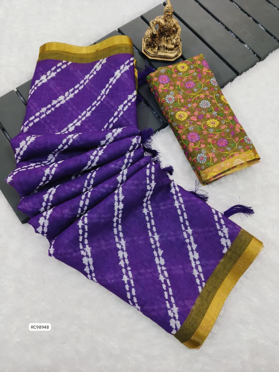 Heavy Linen Blooming Saree