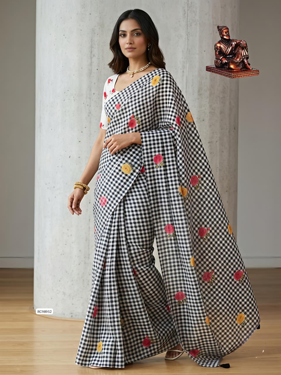 Heavy Linen Chex Blooming Saree