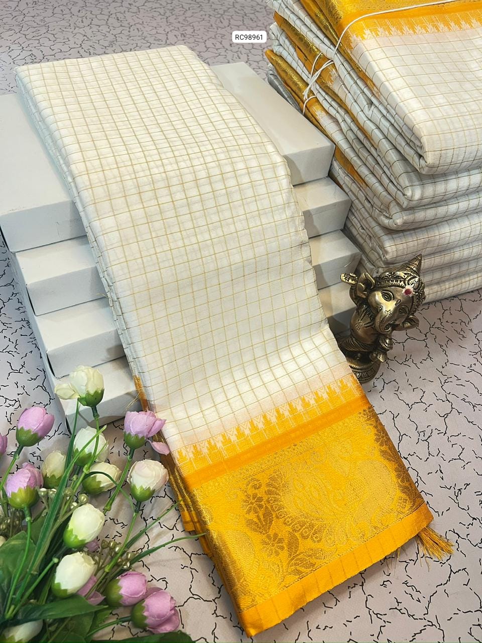 Aura Saree – Exclusive Launch