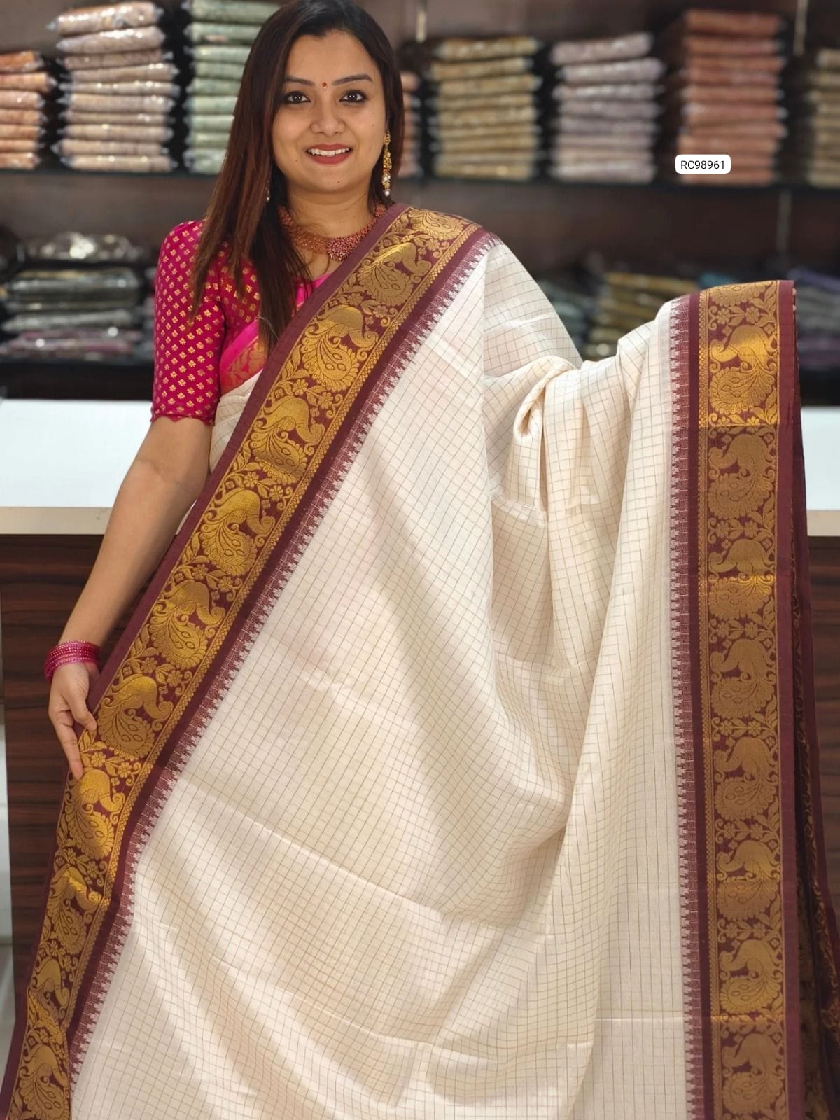 Aura Saree – Exclusive Launch