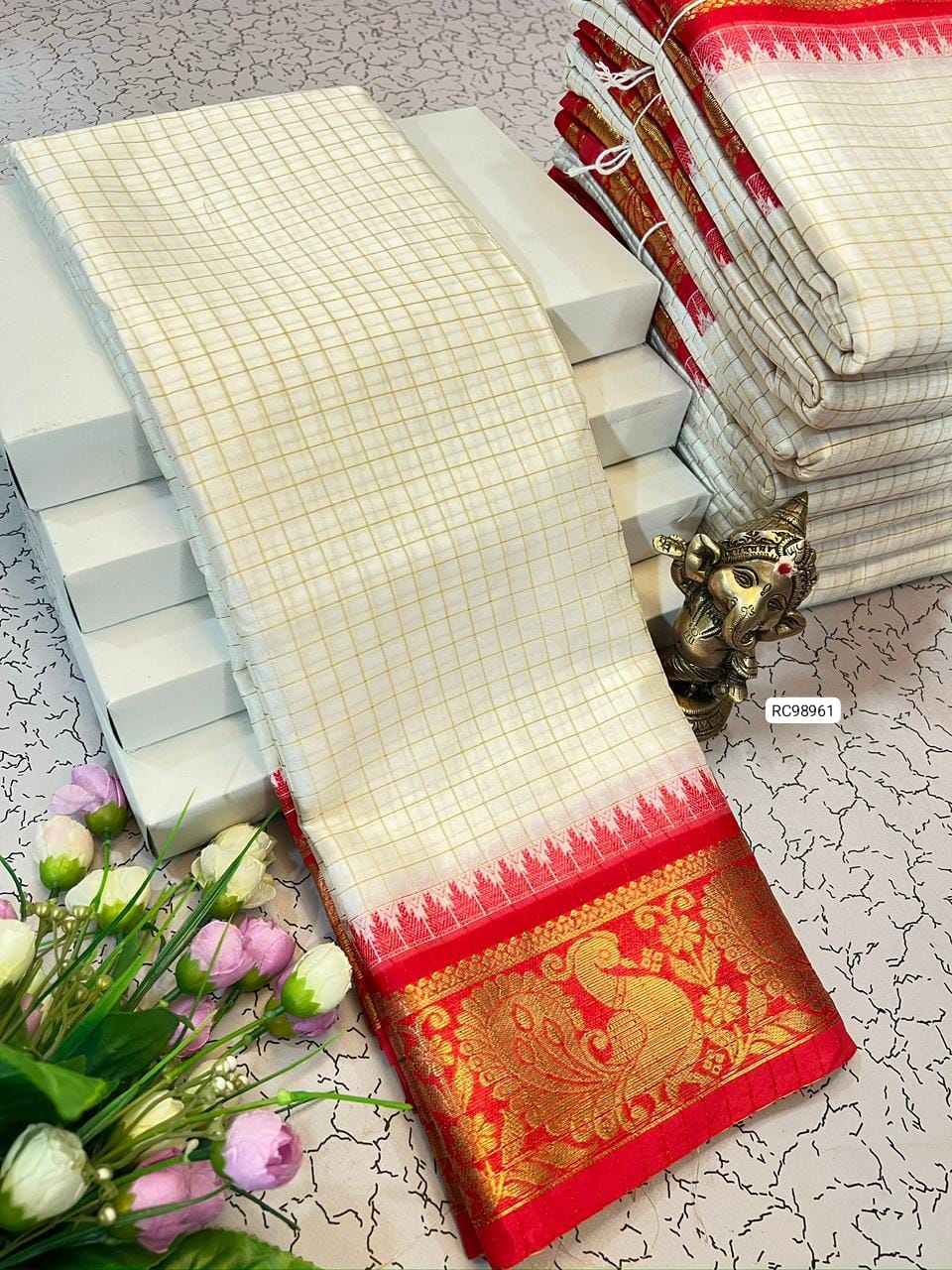 Aura Saree – Exclusive Launch