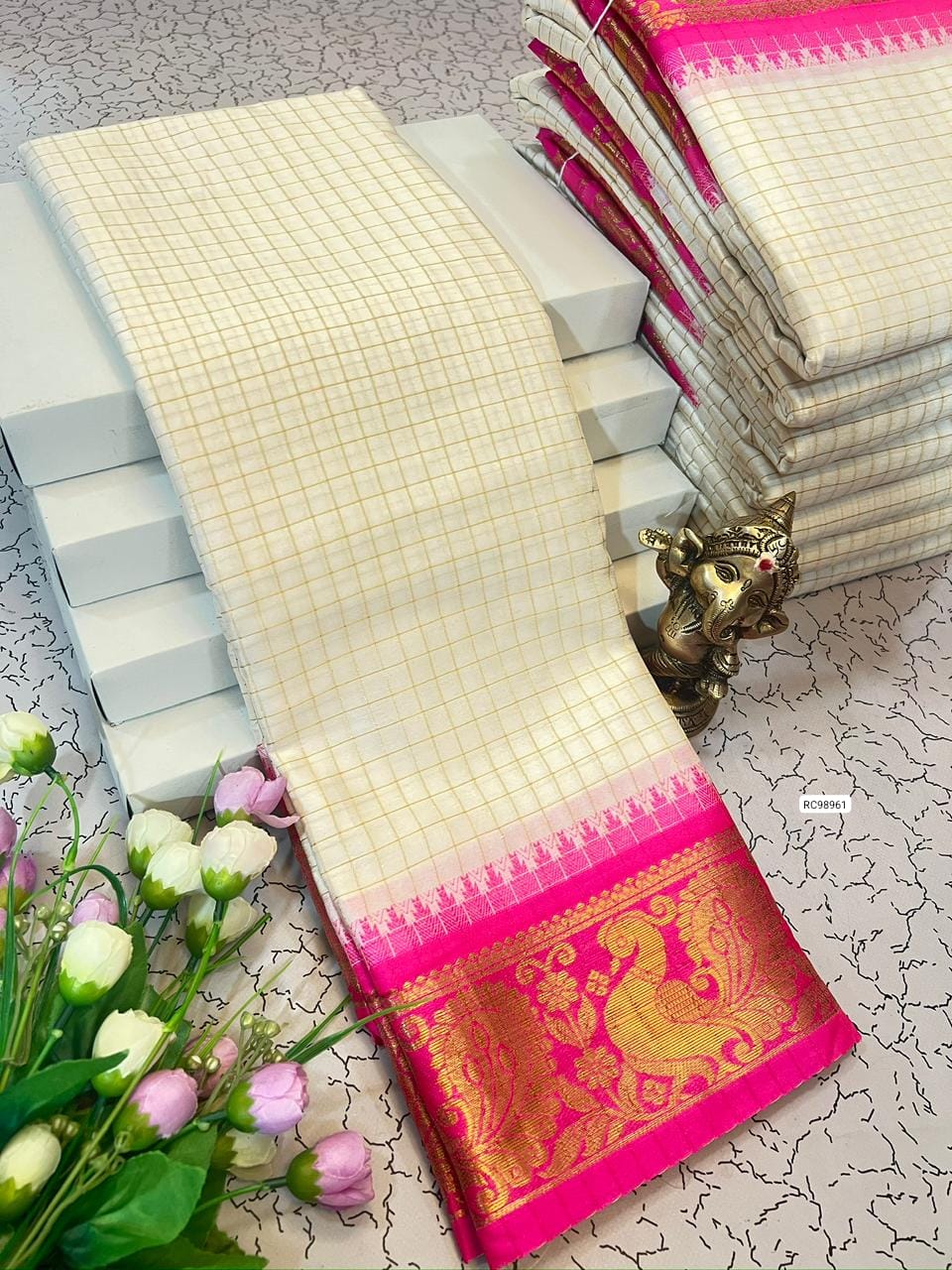 Aura Saree – Exclusive Launch